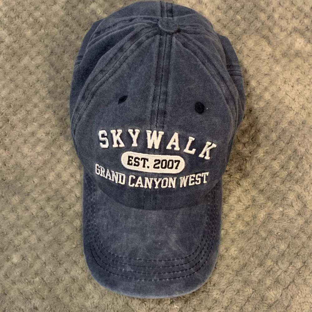 NWOT SKYWALK GRAND CANYON HAT